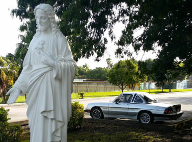 1986 Alfa Romeo Quadrifoglio for rent / lease - cars for props 3