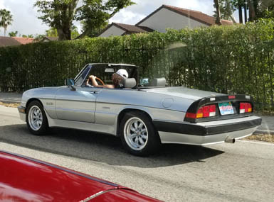 1986 Alfa Romeo Quadrifoglio for rent / lease - cars for props 3