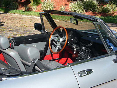1986 Alfa Romeo Quadrifoglio for rent / lease - cars for props 2