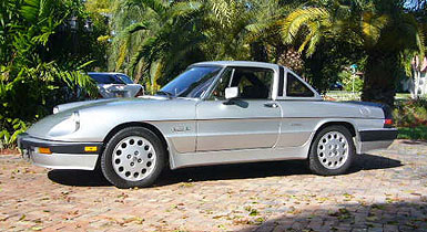 1986 Alfa Romeo Quadrifoglio for rent / lease - cars for props 3